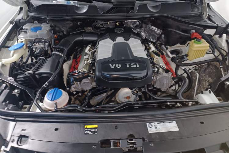 Used Volkswagen Touareg 2011 3.0 TSI Standard Version
