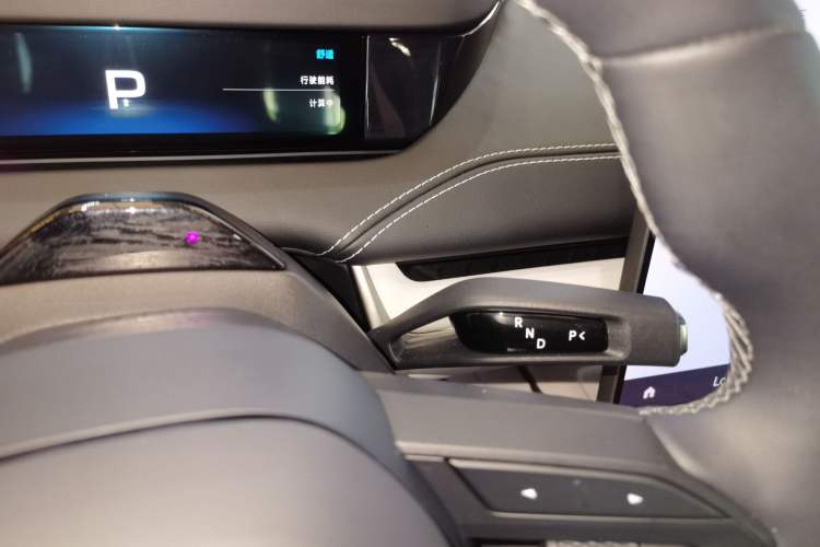 Used  SU7 2024 Rear-Drive Ultra-Long Range Advanced Pro-Level Intelligent Driving Version
