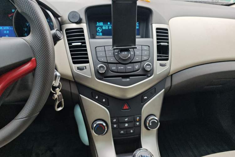 Used Chevrolet Cruze 2015 1.5L Classic SL MT
