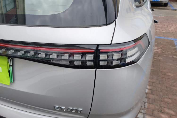 Used  eπ008 2024 210Max Range-Extended Version 6 Seats