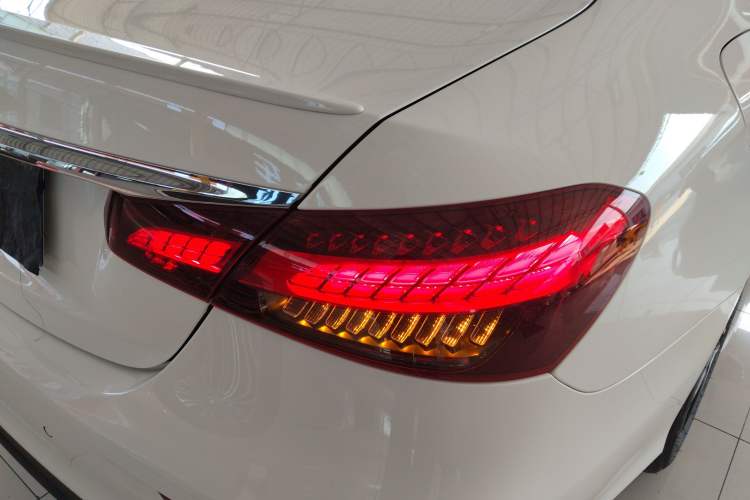 Used Mercedes-Benz E-Class 2021 Restyled E 260 Luxury Sports Edition
