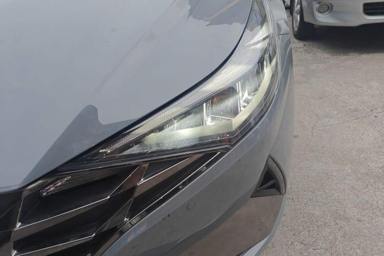 Used Hyundai Elantra 2021 1.5L CVT LUX Prestige Edition
