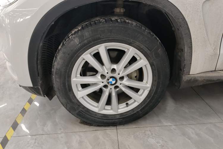 Used BMW X5 2015 xDrive28i
