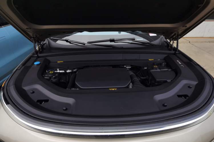 Used Li Auto L8 2024 Ultra Model
