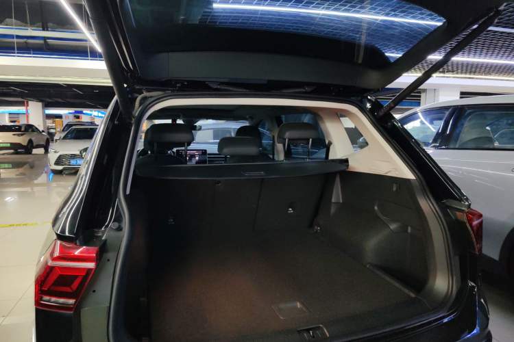 Used Volkswagen Tiguan L New Energy 2023 430 PHEV Plug-in Hybrid Prestige Edition
