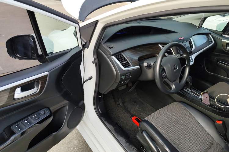 Used Honda Jade 2017 1.8L automatic Comfort version 5 seats
