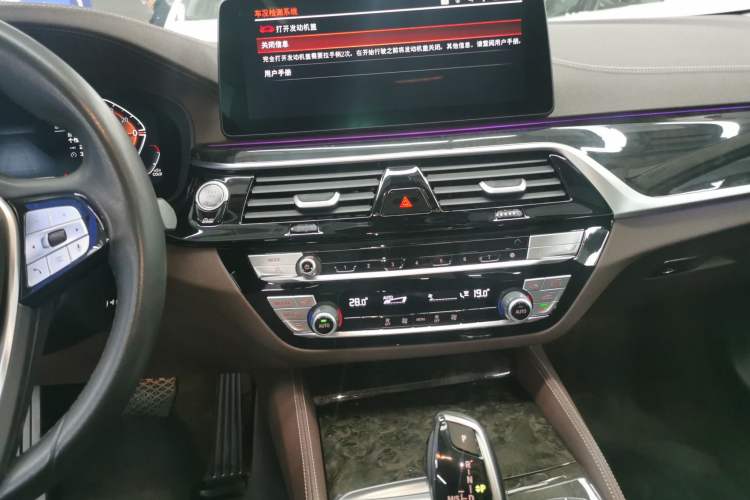 Used BMW 5 Series 2022 Second Facelift 525Li Luxury Package
