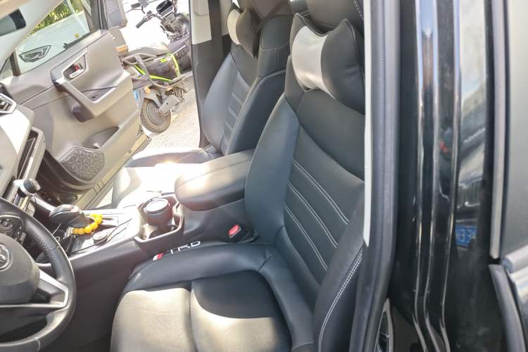 Used Toyota RAV4 2020 Dual-Engine 2.5L E-CVT 4x4 Elite PLUS Edition
