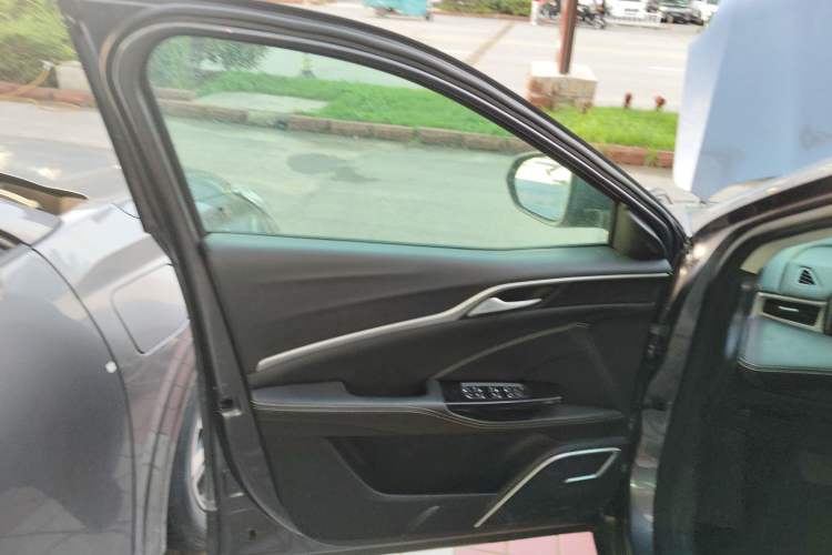 Used NETA U 2023 NETA U-Ⅱ Challenge Edition 400 U Show – Lithium Iron Phosphate
