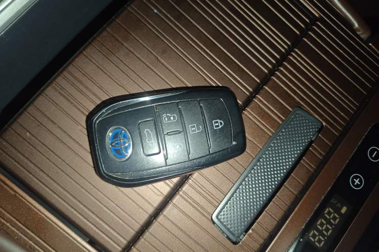 Used Toyota Sienna 2021 2.5L Hybrid Luxury Edition
