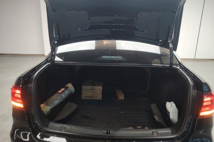 Used Volkswagen Lavida 2019 Lavida Start 1.5L Automatic Trendy Version China VI Standard
