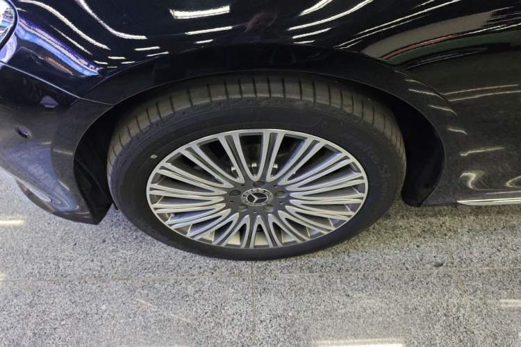 Used Mercedes-Benz E-Class 2022 Second Facelift E 300 L Fashion Edition
