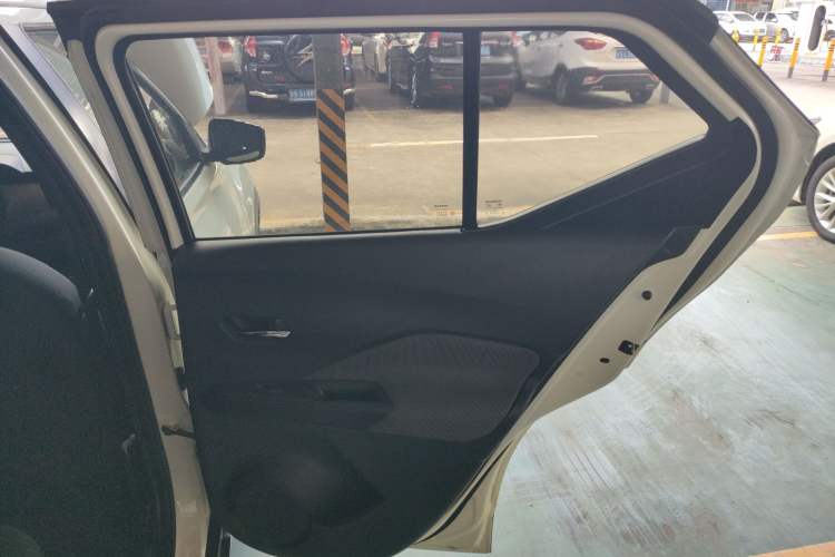 Used Nissan Kicks 2017 1.5L CVT Cool Enjoy Edition
