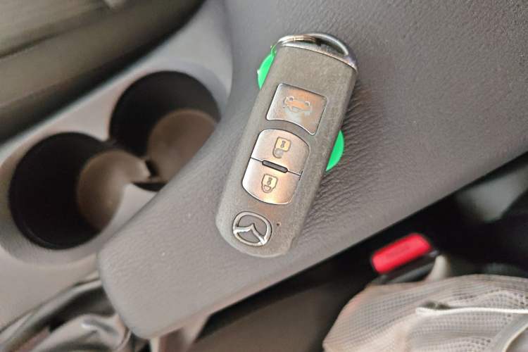 Used Mazda Mazda 3 Axela 2016 Sedan 1.5L Automatic Comfort Model
