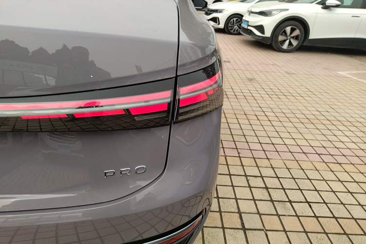 Used Volkswagen Passat 2025 Pro 380TSI Dragon Supreme Edition
