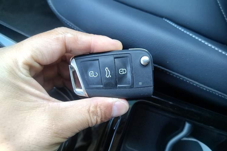 Used Volkswagen Tharu 2025 NewRui 300TSI Prestige Edition