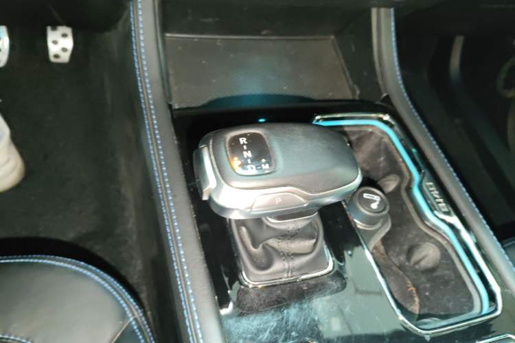 Used  BJ40 2020 2.0T Automatic Four-Wheel Drive Urban Hunter Edition Chivalrous Type
