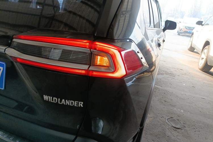 Used Toyota Wildlander 2022 Updated Version 2.0L CVT Two-Wheel Drive Leading Edition
