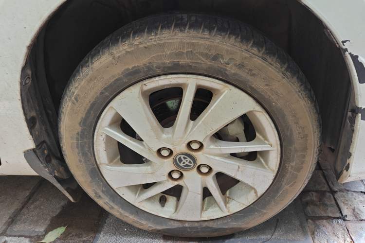 Used Toyota YARiS L 2017 1.5G CVT JingSu Model with Upgraded Sunroof
