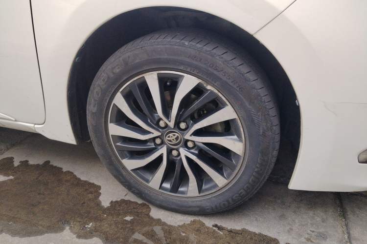 Used Toyota Corolla 2016 Dual-Engine 1.8L E-CVT Elite Edition