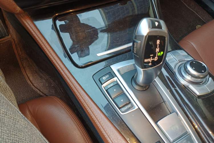 Used BMW 5 Series 2014 525Li Leading Model