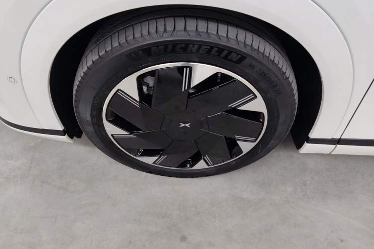 Used XPeng X9 2024 640 All-Wheel Drive High-Performance Max
