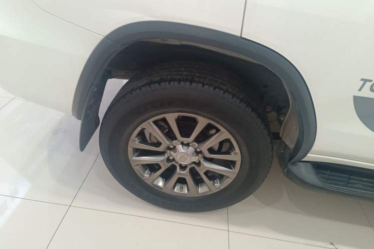 Used Toyota Fortuner 2016 2.7L Middle East Version
