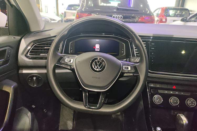 Used Volkswagen T-ROC 2021 280TSI DSG Two-Wheel Drive Comfort Connect 30th Anniversary Edition