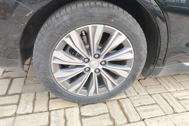 Used Hongqi E-QM5 2022 431 km Charge & Enjoy Edition
