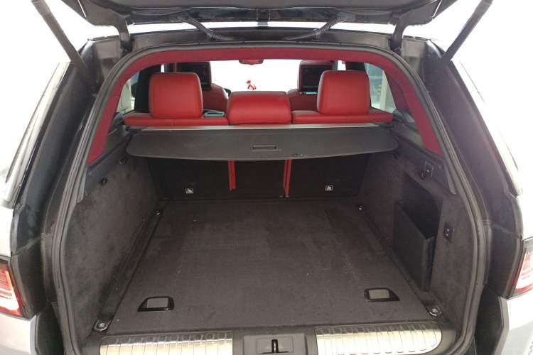 Used Land Rover Range Rover Sport 2021 3.0 L6 YAO Black Edition
