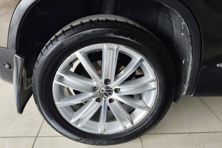 Used Volkswagen Tiguan L 2013 2.0 TSI Automatic All-Wheel-Drive Flagship Edition