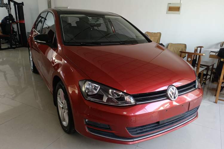 Used Volkswagen Golf 2017 1.6L Automatic Comfort Million-Vehicle Anniversary Edition
