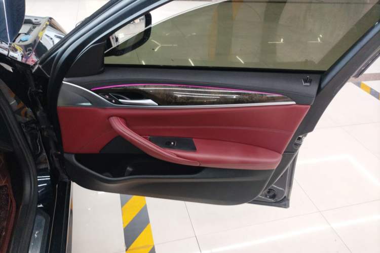 Used BMW 5 Series 2018 530Li Leading Model M Sport Package