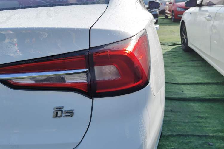 Used Roewe i5 2019 1.5L Automatic 4G Connected Langhao Edition
