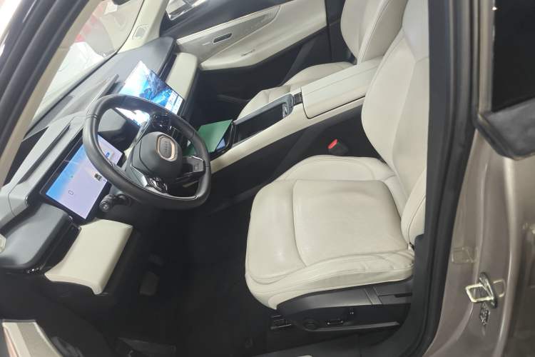 Used Lynk & Co 08 EM-P 2023 245km Ultra-Long Range Halo
