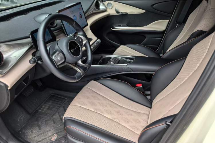 Used BYD Dolphin 2024 Honor Edition 420km Fashion Version
