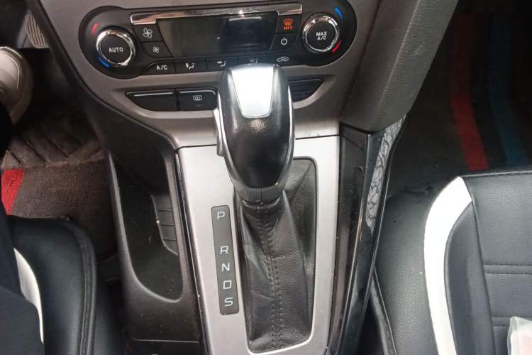 Used Ford Focus 2012 Hatchback 1.6L Automatic Fashion Edition