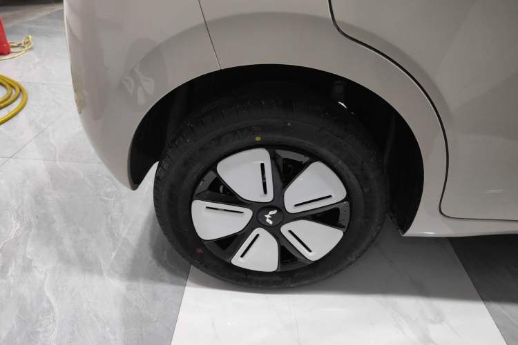 Used Wuling Hongguang MINIEV 2025 Four-Door Version Advanced Edition
