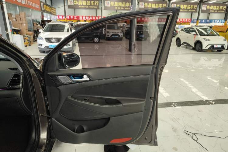 Used Hyundai Tucson 2018 1.6T Dual-Clutch Two-Wheel Drive 15th Anniversary Special Edition
