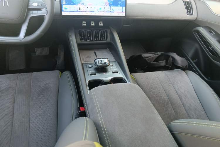 Used BYD Song L EV 2025 Intelligent Driving Version 602 km Range LiDAR-equipped All-Wheel-Drive Type