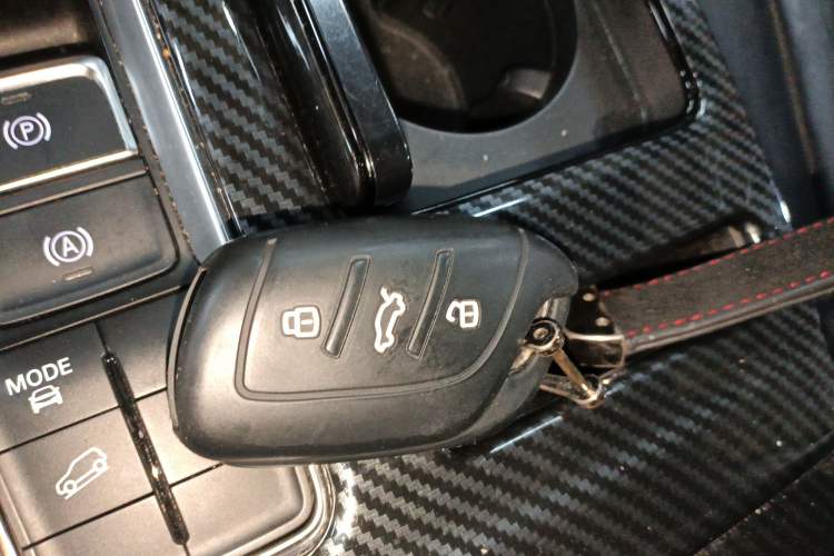 Used Roewe RX5 MAX 2019 300TGI Automatic Smart Cabin Luxury Edition
