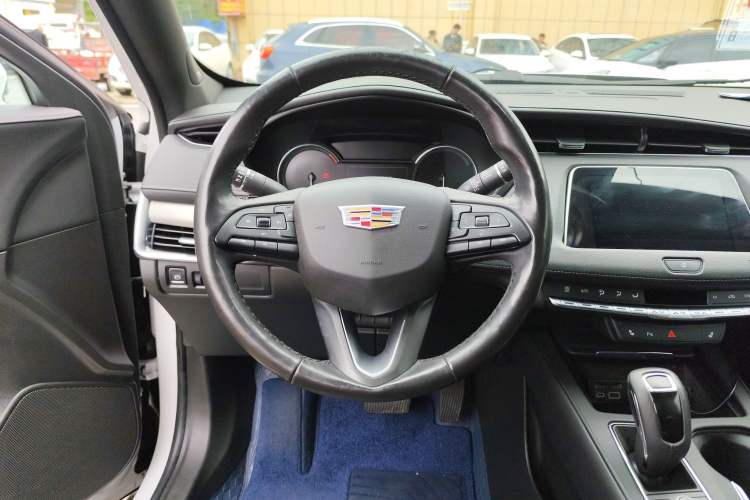 Used Cadillac XT4 2018 28T Two-Wheel Drive Leading Version
