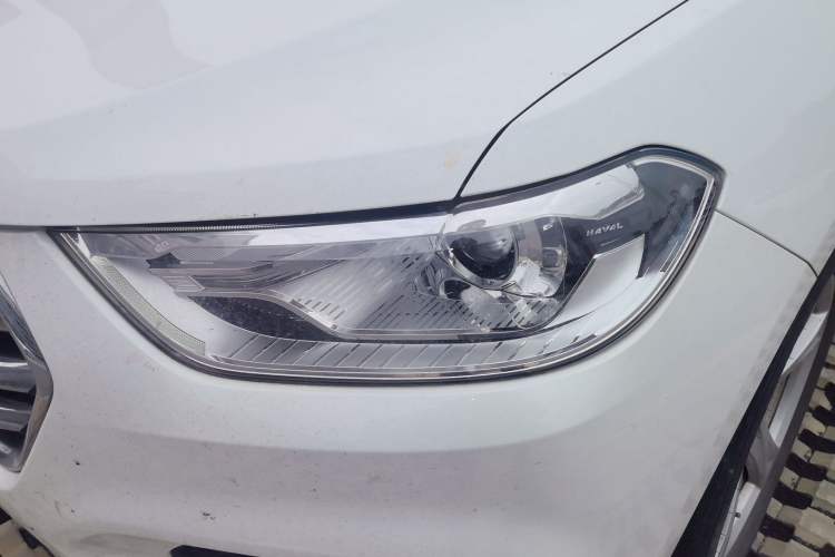 Used Haval H2 2018 1.5T Dual-Clutch Two-Wheel Drive Fashion Model China VI Standard
