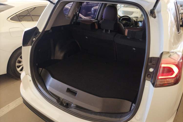 Used Toyota RAV4 2019 2.0L CVT Two-Wheel Drive Pioneer Edition China V Standard
