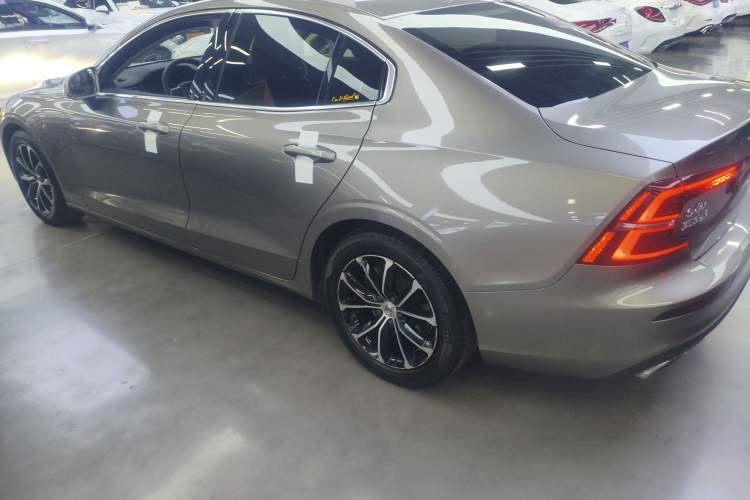 Used Volvo S60 2020 T4 Zhiyi Luxury Edition