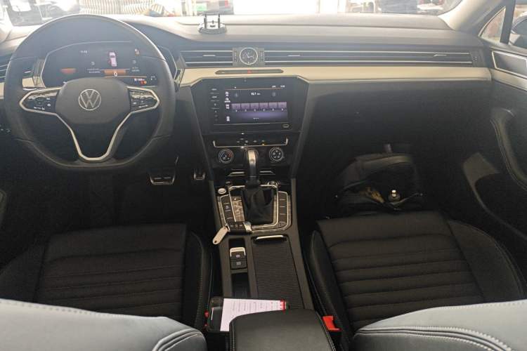 Used Volkswagen Magotan 2025 Zhongxiang Version 280TSI DSG Comfort Edition
