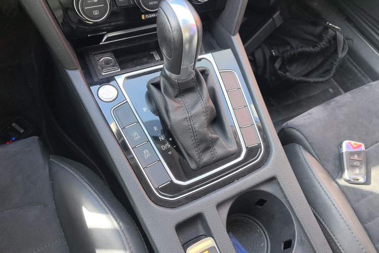 Used Volkswagen Magotan 2017 330TSI DSG Luxury Model
