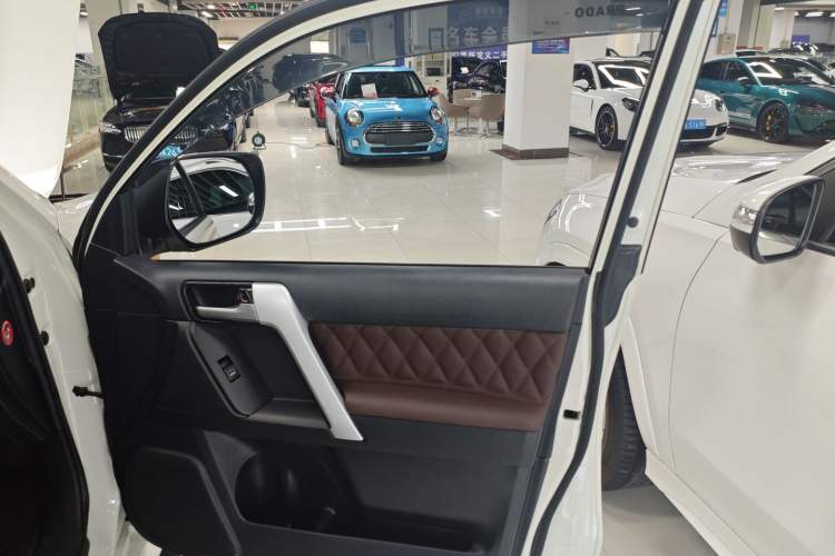 Used Toyota Prado 2019 3.5L Automatic TX-L Deluxe Edition with Rear-Mounted Spare Tire
