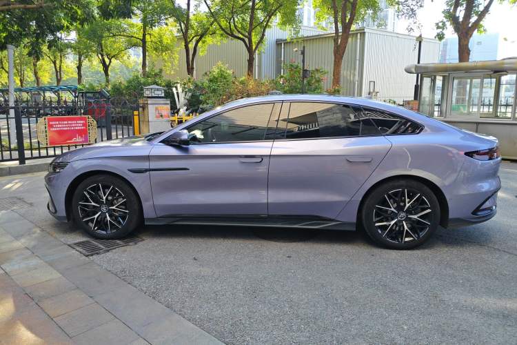 Used BYD Han 2024 EV Glory Edition 610 km All-Wheel Drive "Tian Shen Zhi Jia" Intelligent Driving Model
