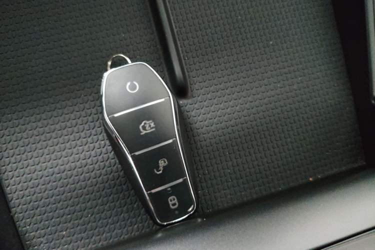 Used BYD Qin L 2025 DM-i Smart Drive 80KM Leading Model
